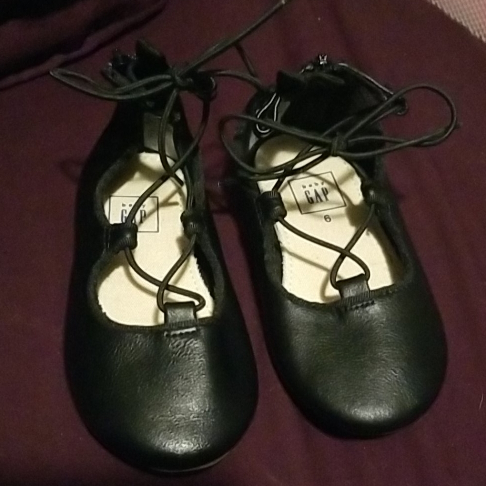 Baby gap shoes
